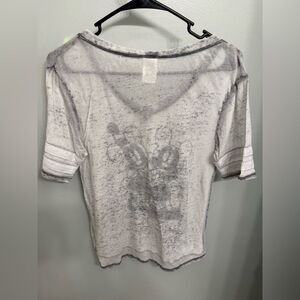 Women’s Medium Disney Shirt